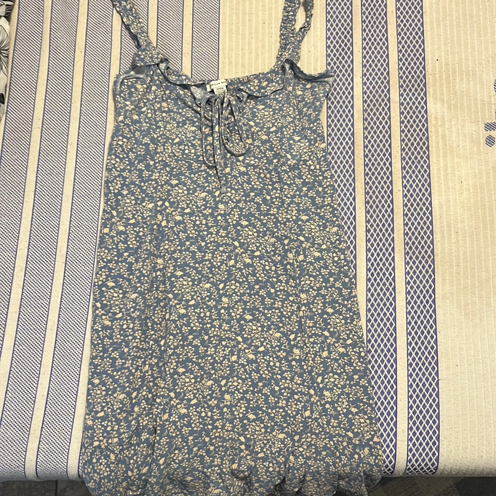 Cute dress idk what else to say